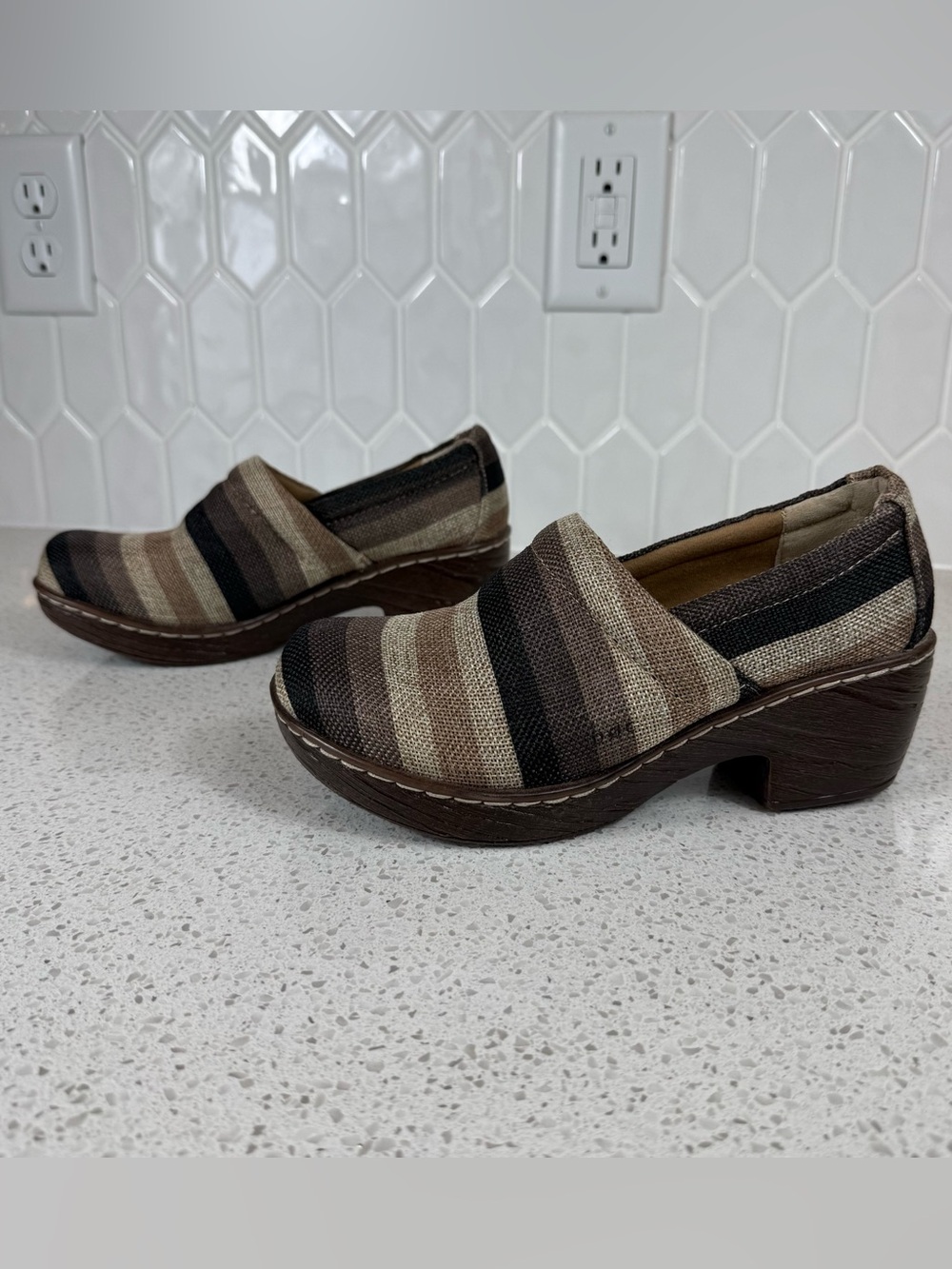 B.O.C. Born Concepts Nadiyya Striped Canvas Clogs Brown Tan Women’s Size 6